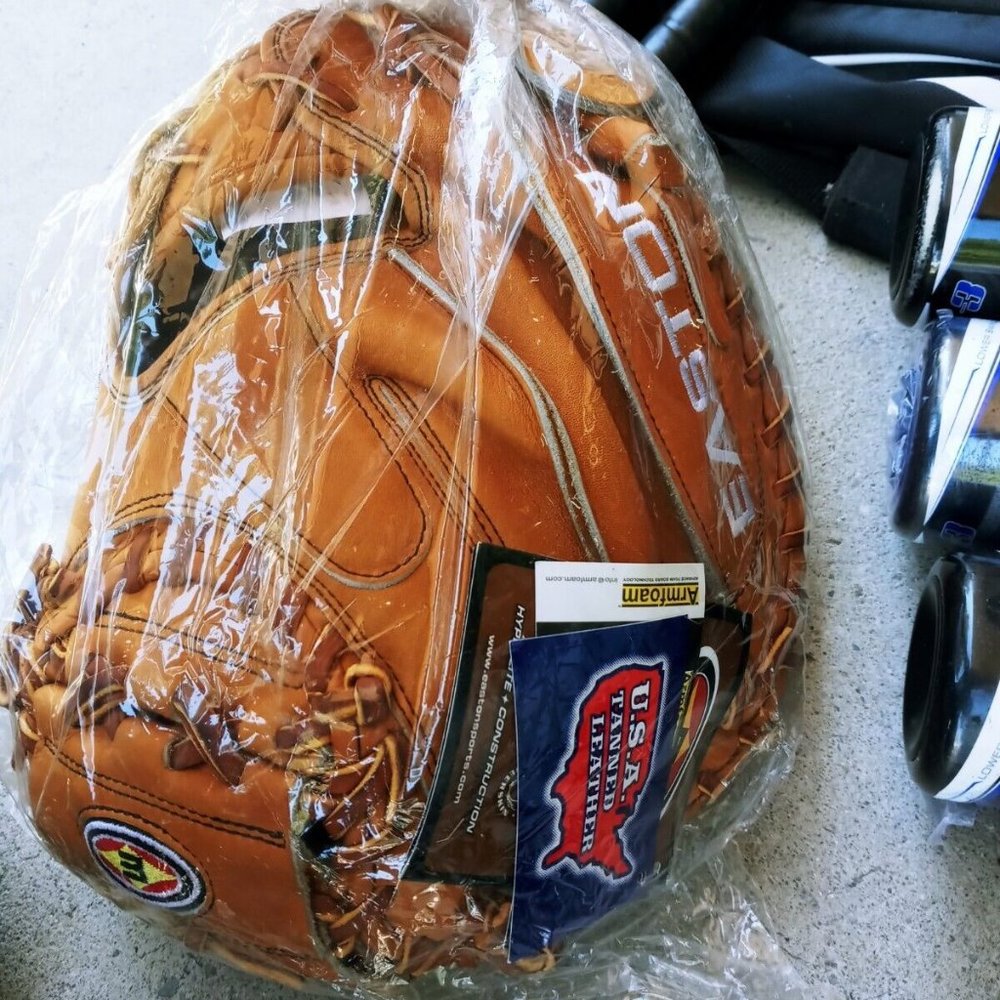 RARE Easton Professional E-PRO 22 Catchers Mitt Right Hand Throw NEW w TAGS